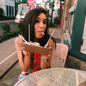 Meet your Posher, Alexandra